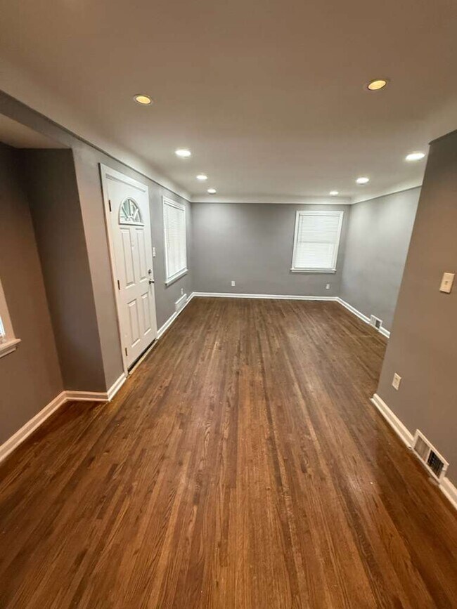 Building Photo - 6341 Archdale St