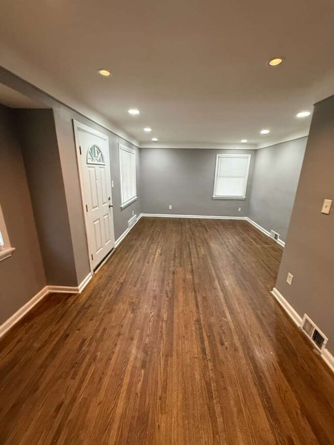 Foto del edificio - 6341 Archdale St