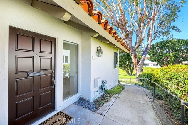 Building Photo - 306 Avenida Cumbre