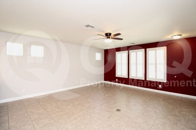 Building Photo - 3328 E Orchid Ln