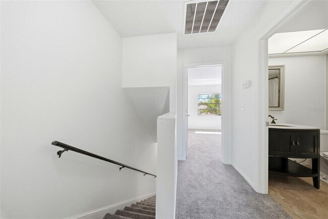 Foto del edificio - 2131 Ridge Rd S