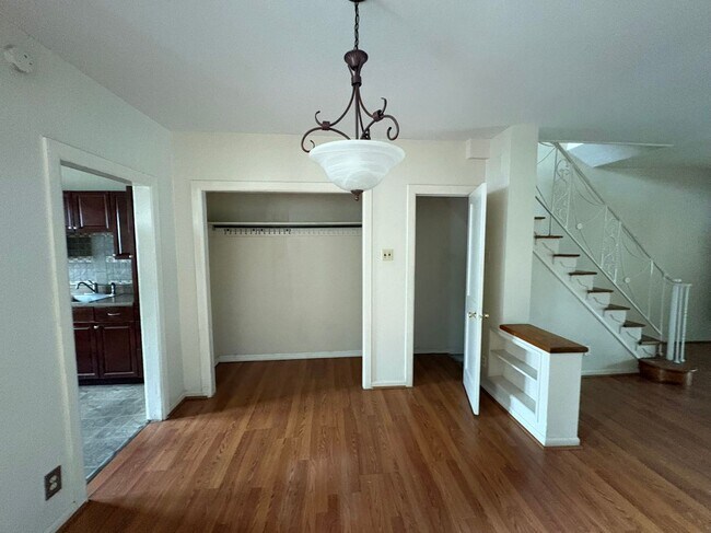 Foto del edificio - 4112 Stirling St
