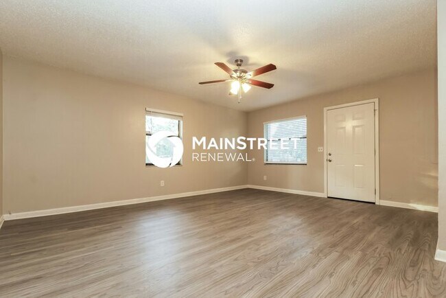 Foto del edificio - 3 Bedroom Pet-Friendly Home in St Petersburg, FL with Main Street Renewal