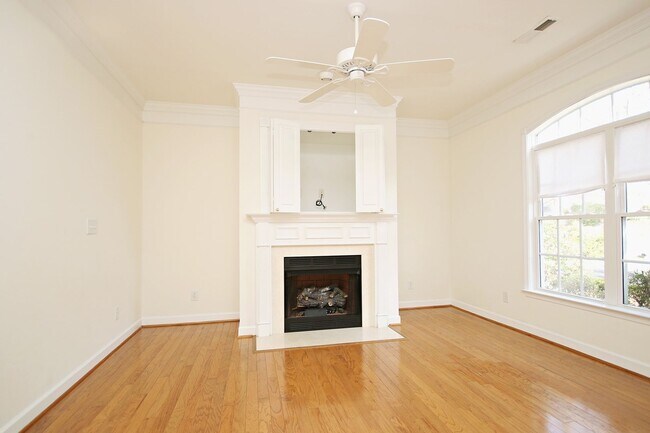 Foto del edificio - Cat-Friendly Forest Lakes South Townhome