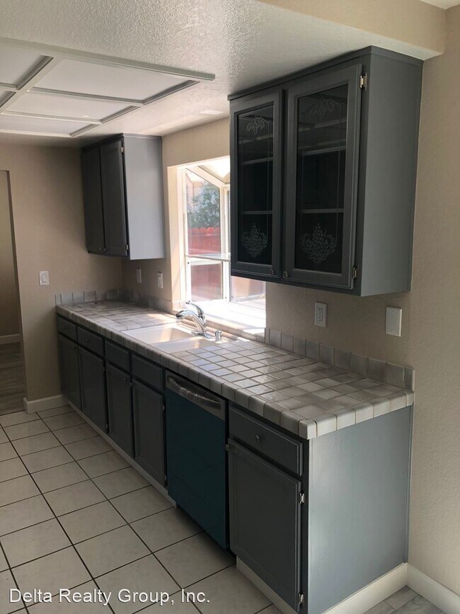 Building Photo - 4 br, 3 bath House - 2774 Seabreeze Drive