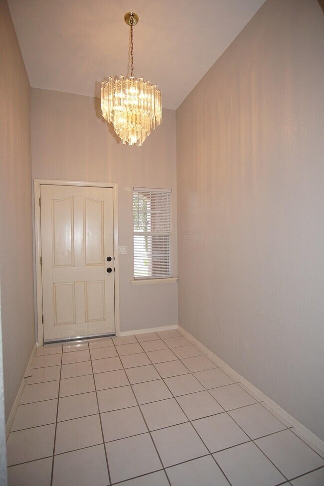 Building Photo - 6525 Brisa Del Mar Dr
