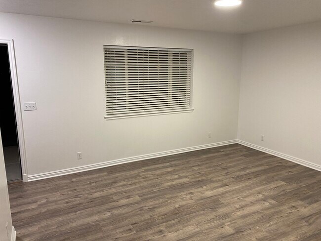 living room - 4347 Jordyn St