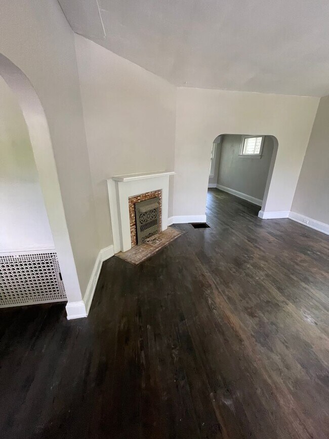 Building Photo - Section 8 Accepted!
