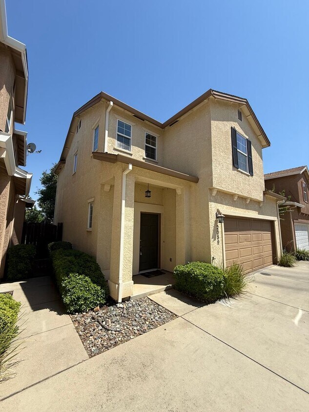 Foto del edificio - 3-bedroom, 2-bathroom home in great neighb...