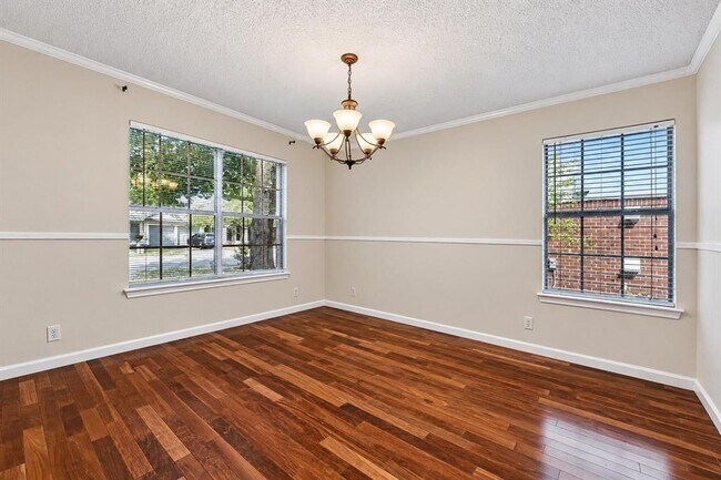 Foto del edificio - 2616 Oakwood Glen Dr
