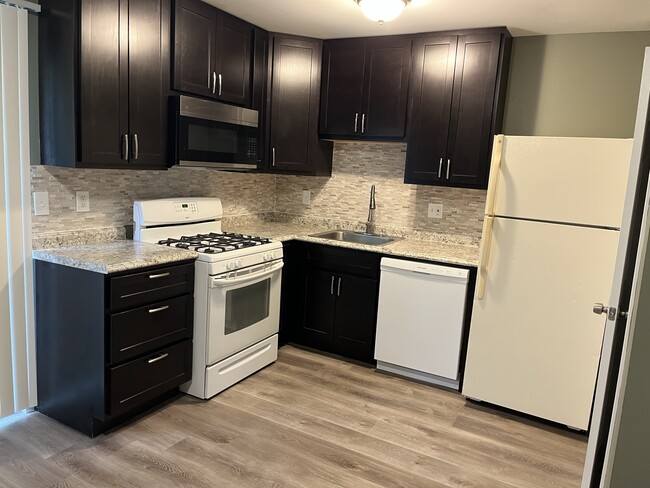 Kitchen - 16 Fordyce Mnr