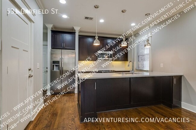 Building Photo - 531 Garfield St