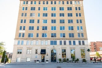 Building Photo - 2915 John R St Building Photo - 2915 John R St