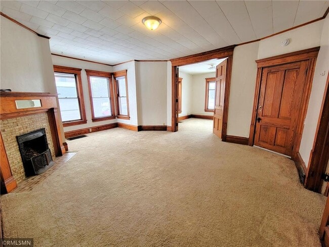 Building Photo - 210 N Fremont St