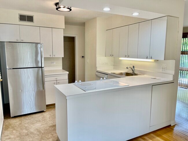Foto del edificio - 317 Woodlawn Ave