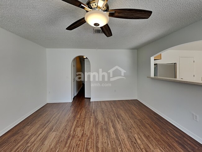 Building Photo - 10619 Opus Dr