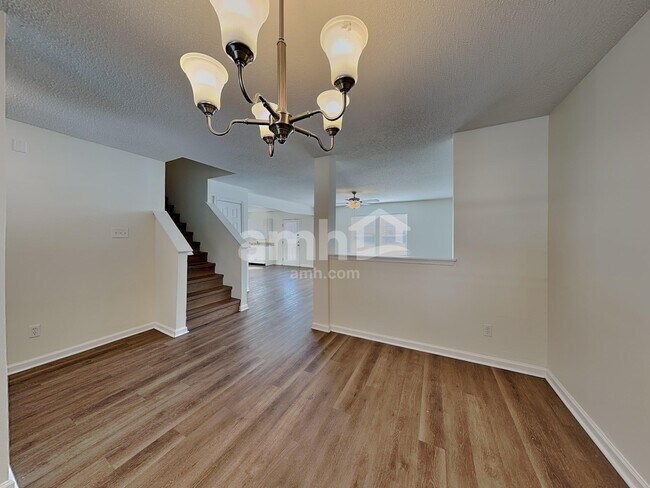 Foto del edificio - 10275 Holly Berry Cir