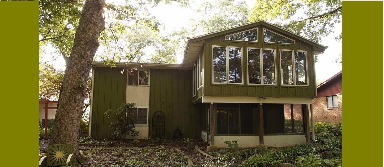 3601 W Richwoods Blvd, Peoria, IL 61604 Townhouse for Rent in Peoria