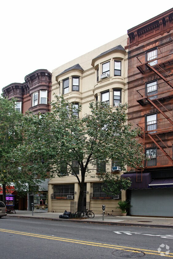 Primary Photo - 221 5th Ave