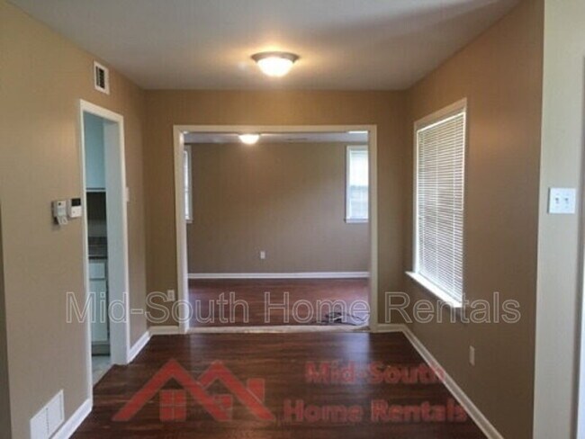 Building Photo - 4806 Violet Ave