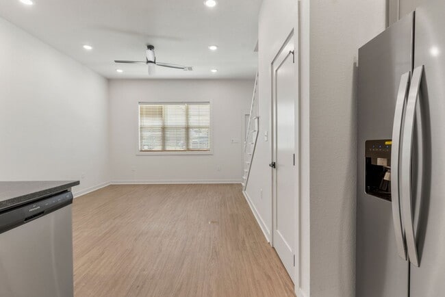 Interior Photo - Flyway Crossings