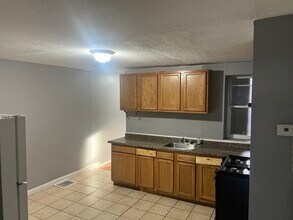 Building Photo - 1306-1 McCulloh St