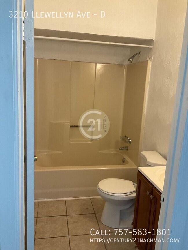 Foto del edificio - 3210 Llewellyn Ave