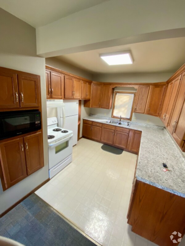 Apartments For Rent in Sanborn, IA with Parking 1 Rentals