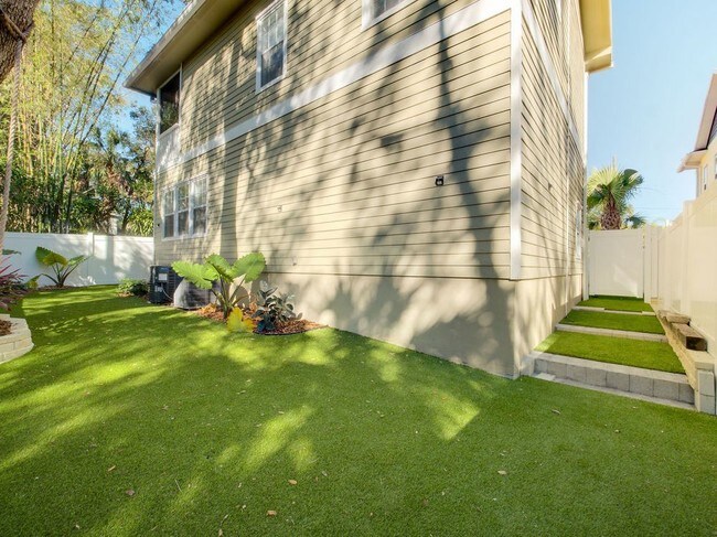 Foto del edificio - 646 12th Ave S