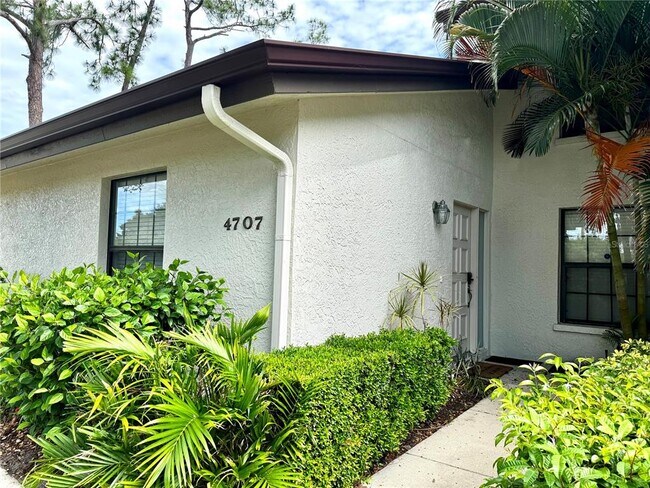 Foto del edificio - 4707 Winslow Beacon