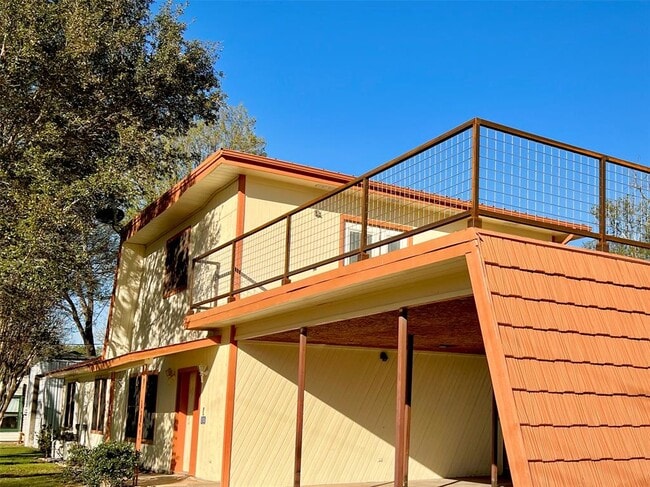 Foto del edificio - 114 Hollaway St