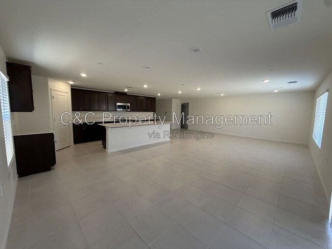 Foto del edificio - 2208 S Helm Ave