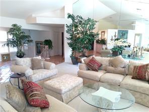 Building Photo - 6860 San Marino Dr