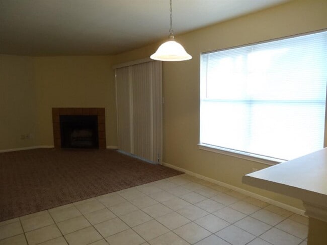 Building Photo - 3215 Hirschfield Rd