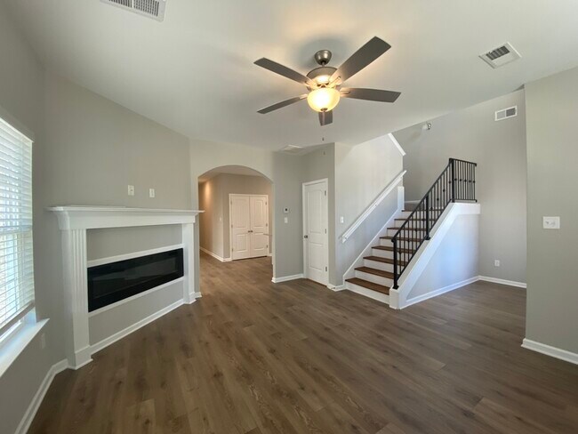 Building Photo - 10147 Sterling Ridge Dr