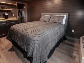 Building Photo - 219 E Coeur D'Alene Lake Dr