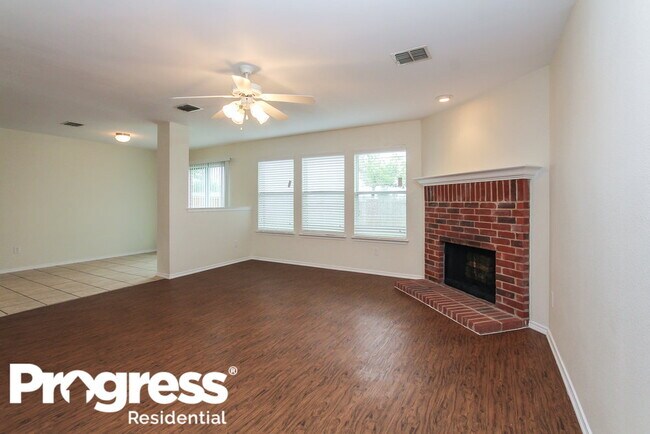 Building Photo - 411 Oxford Dr