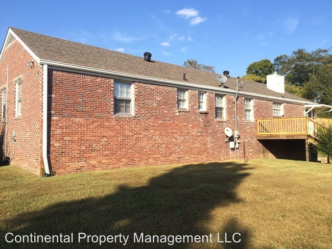 Building Photo - 2614 River Rd