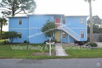 Building Photo - 725 7th Ave S