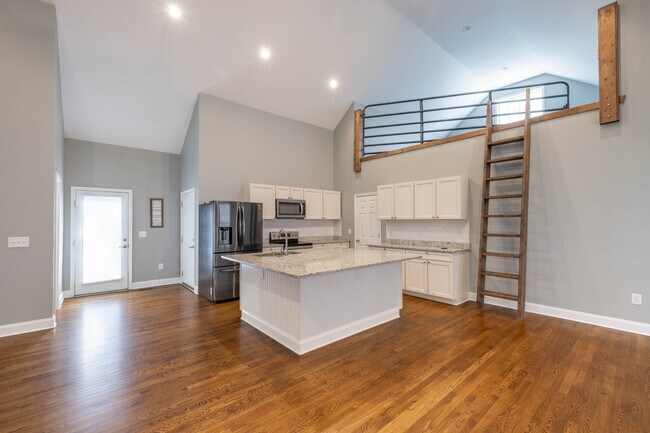 Building Photo - 242 Newport Dr