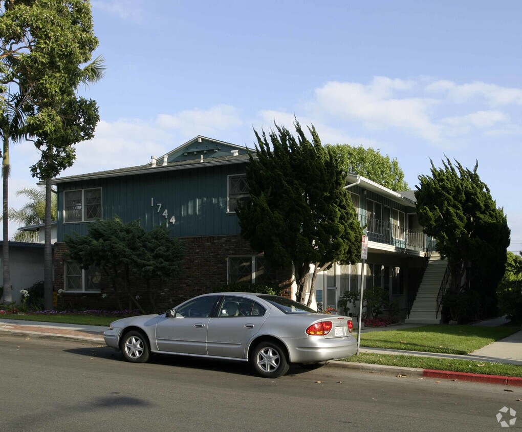 Foto del edificio - 1744 E Sycamore Ave