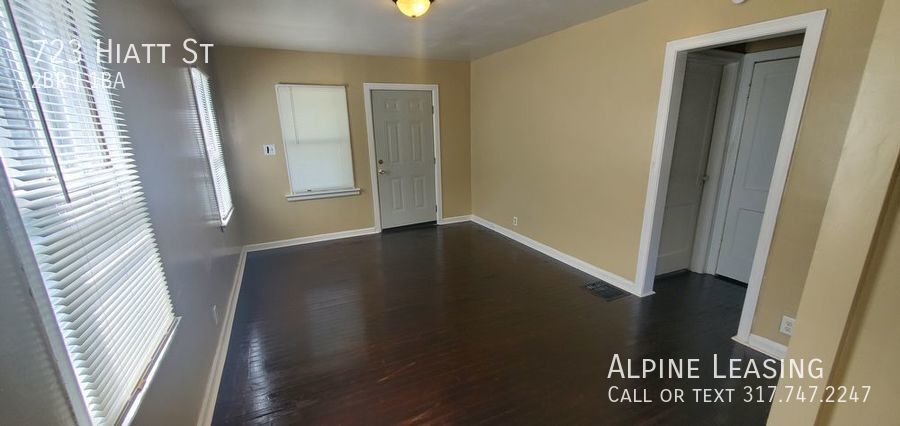 Building Photo - West Indy 2BR House w/Garage!