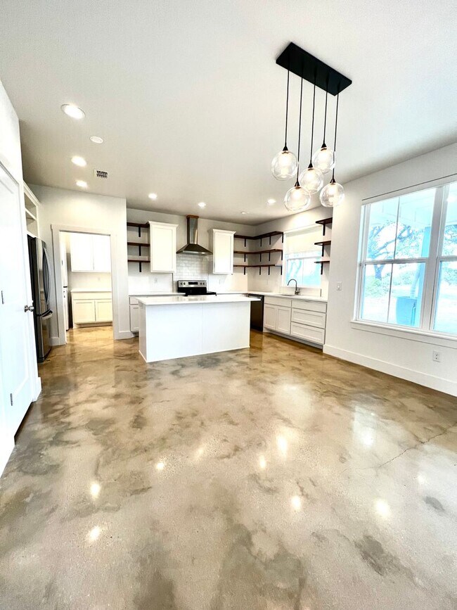 Building Photo - 3/2 For Lease in The Summit.