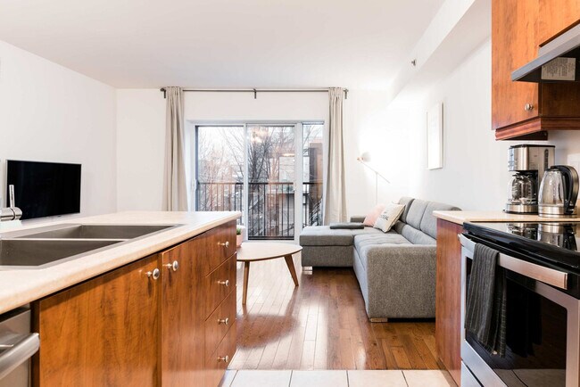 Building Photo - 1407 Rue Aylwin