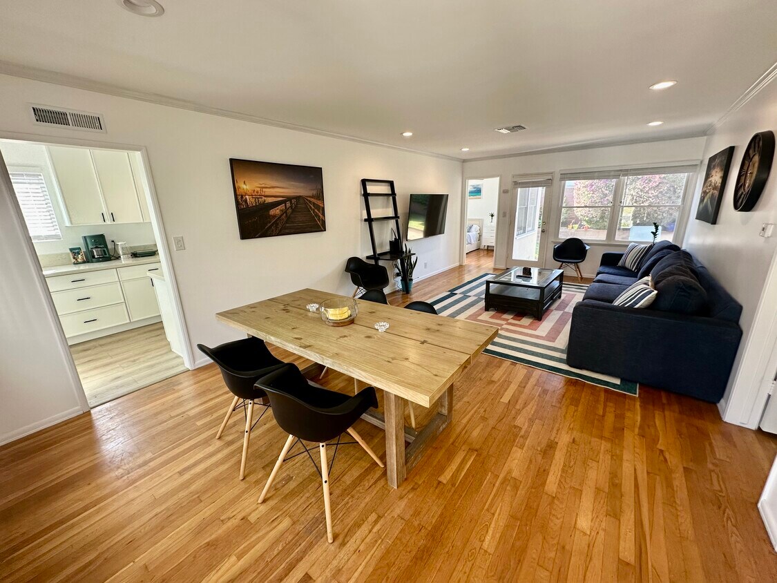 Foto principal - 5437 Wiseburn St