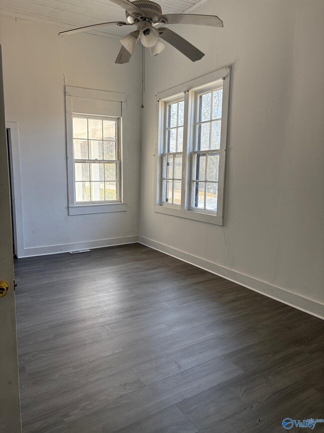 Building Photo - 14892 Smith Dr