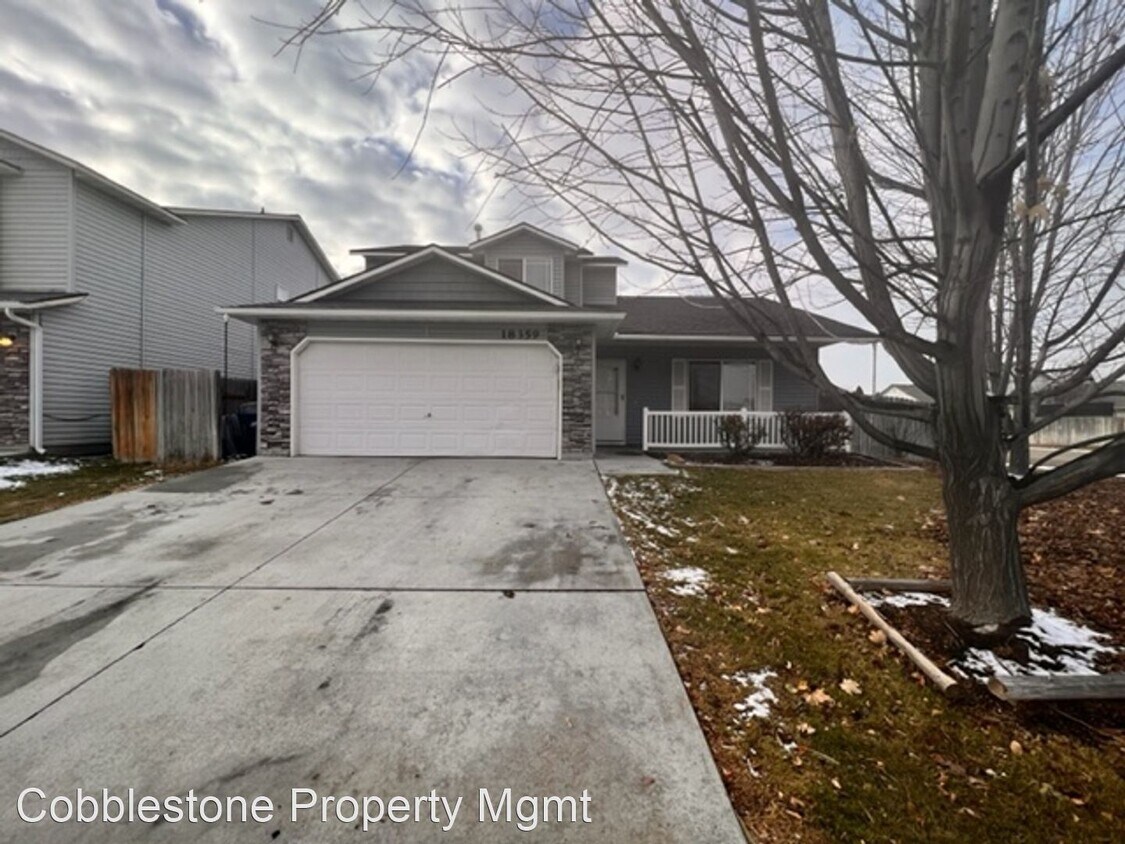 Primary Photo - 4 br, 2.5 bath House - 18359 Admiral Way