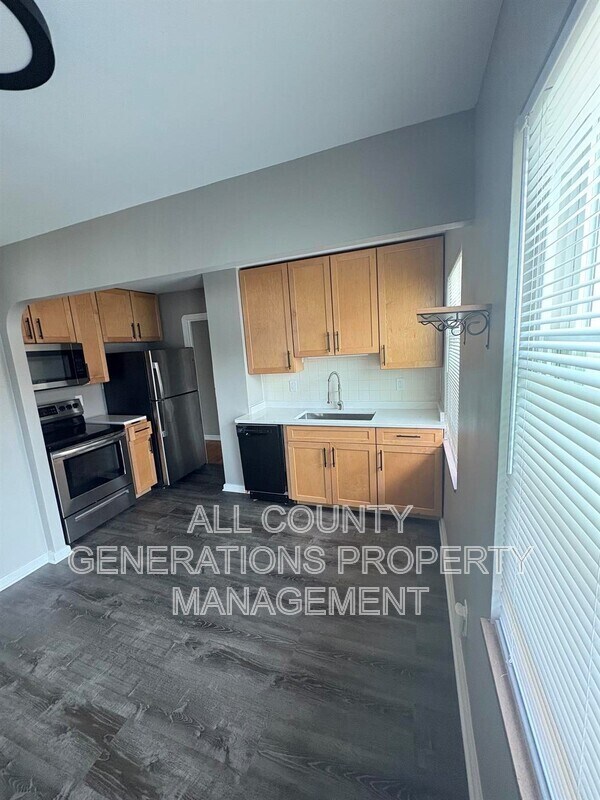 Foto del edificio - 14006 Lakewood Heights Blvd