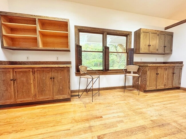 Building Photo - Modern Farmhouse  on 6 Private Acres in Ch...