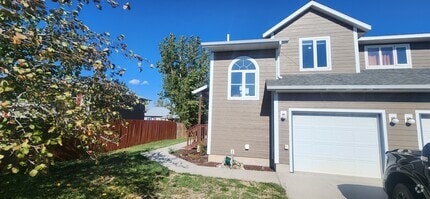 Building Photo - 1111 Biehl Dr